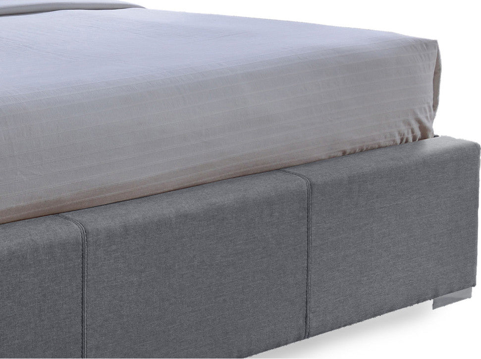 Sarter Grid-Tufted Gray Fabric Upholstered Storage Queen Bed With 2-Drawer