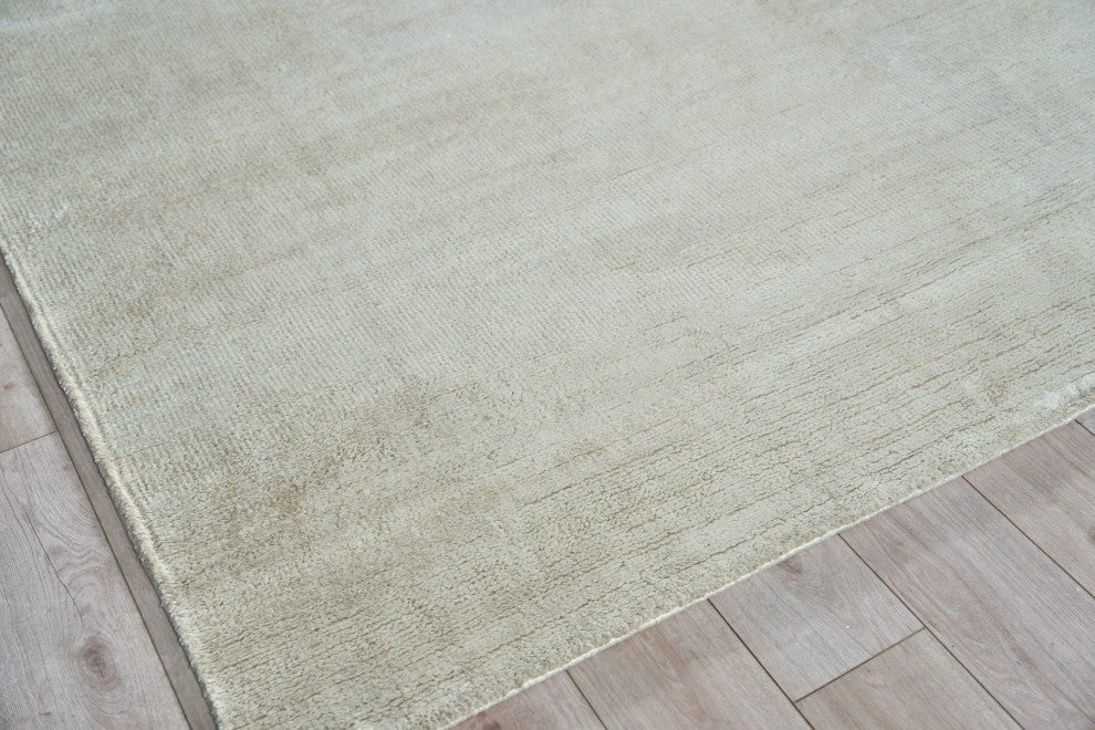 Plush Hand-Knotted Bamboo Silk/New Zealand Wool White Area Rug, 6'x9'