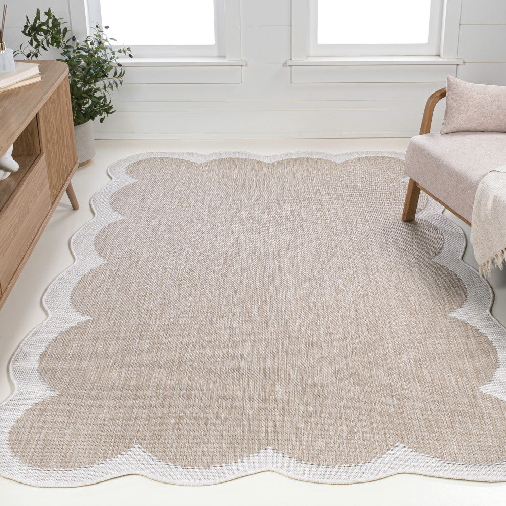 Alice Classic Cottage Two-Tone Scalloped Indoor/Outdoor Shaped Area Rug