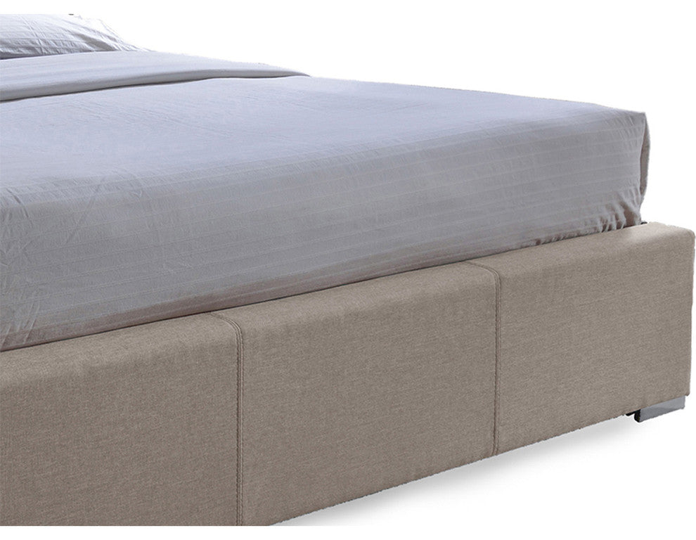 Sarter Grid-Tufted Brown Fabric Upholstered Storage King Bed With 2-Drawer