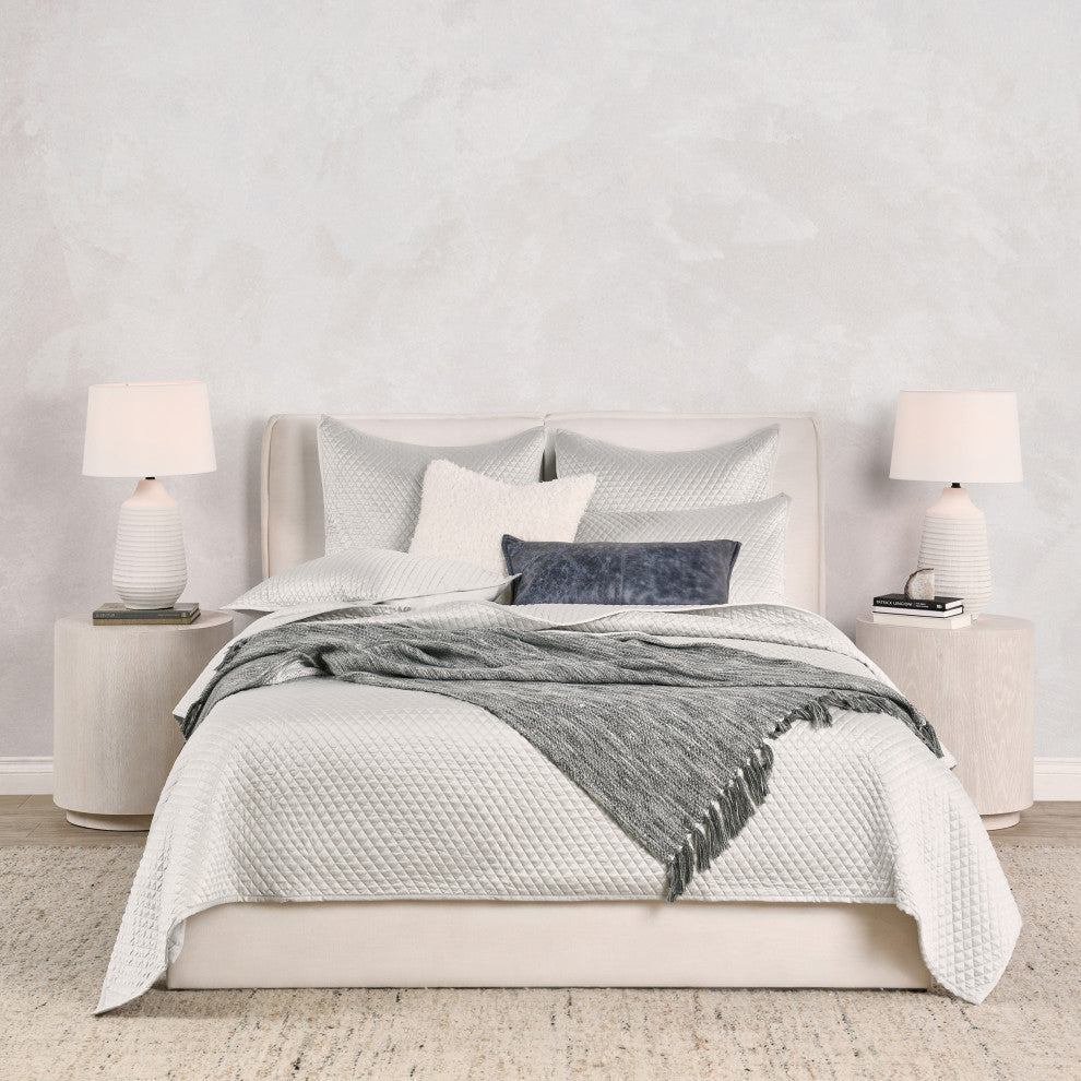 Winthrop 100% Sateen Silver Quilt by Kosas Home, Silver Gray, King