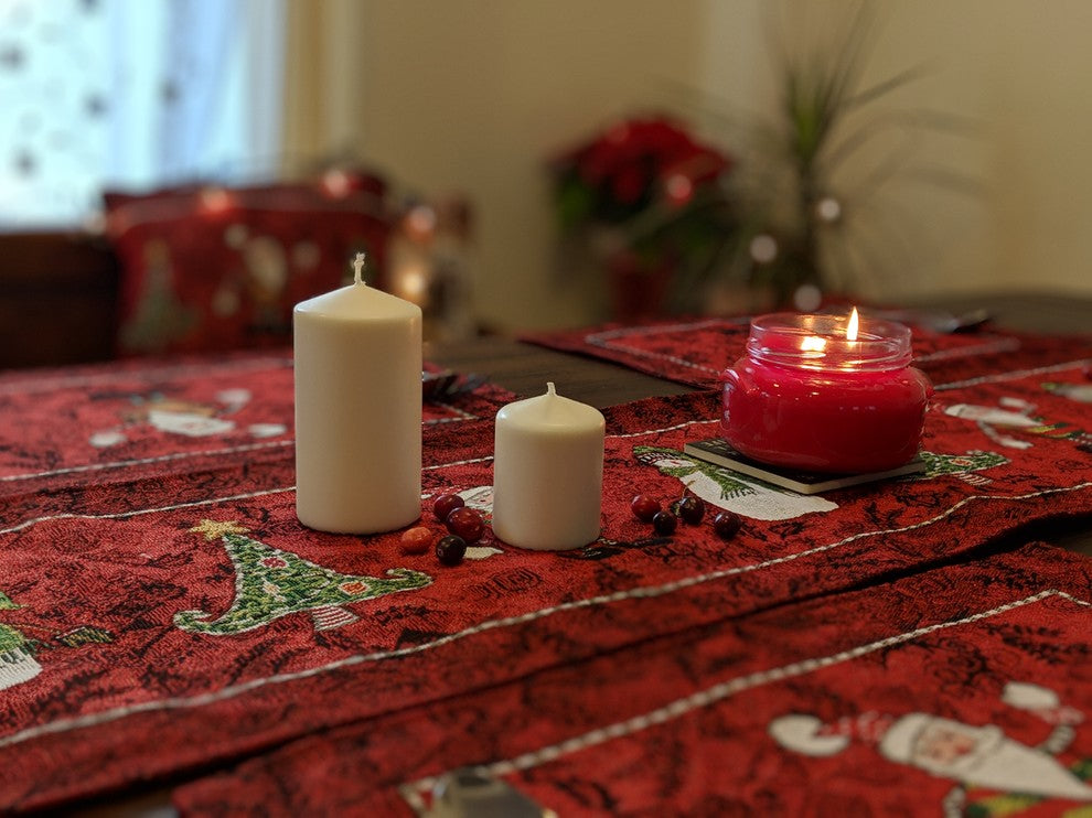 Here Comes Santa Claus Vintage Woven Christmas Tapestry Table Runner, 13x90