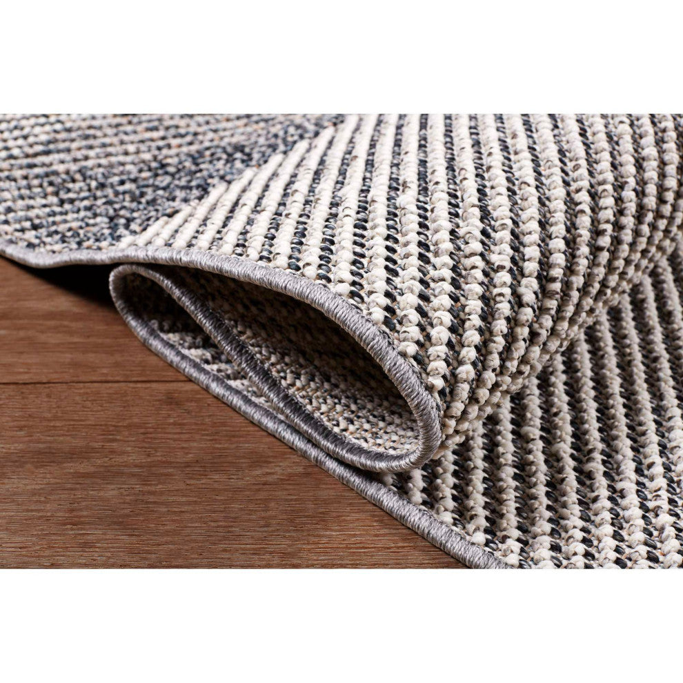 Resort Abstract Indoor/Outdoor Area Rug, Gray, 5'3"x7'3"