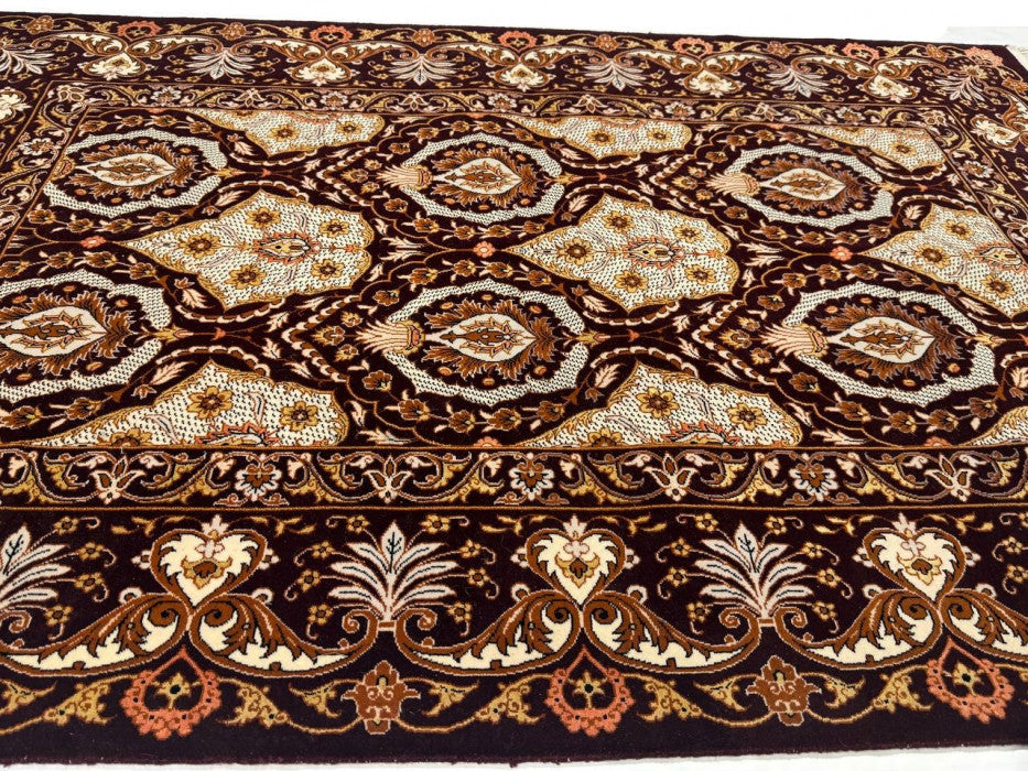Fine Hand Knotted Persian Silk & Wool Isfahan 3'4"x5'