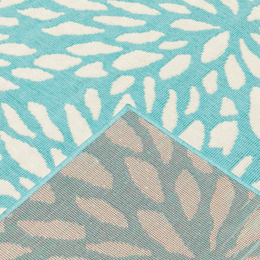 Madelina Floral Blue and Ivory Indoor or Outdoor Area Rug, 7'10"x10'10"