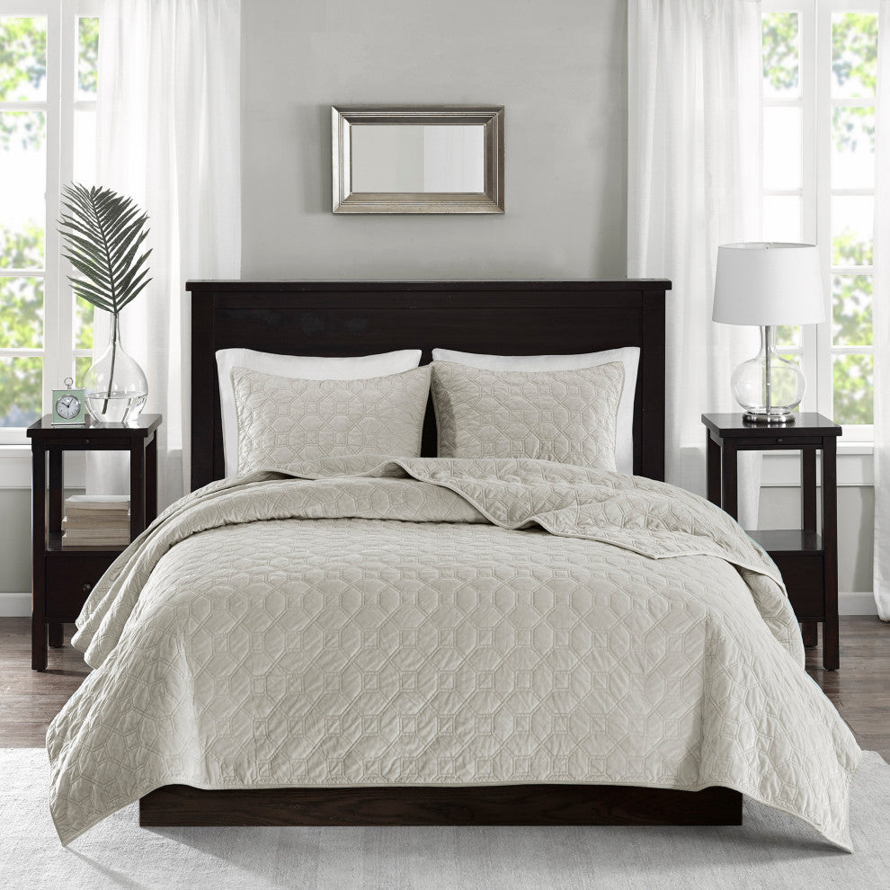 Madison Park Harper 3 Piece Velvet Quilt Set, Ivory