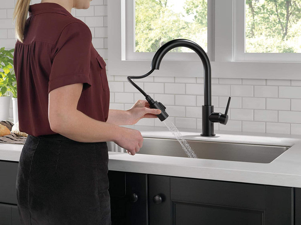 Matte Black Kitchen Faucet with Pull Down Sprayer and Magnetic Docking