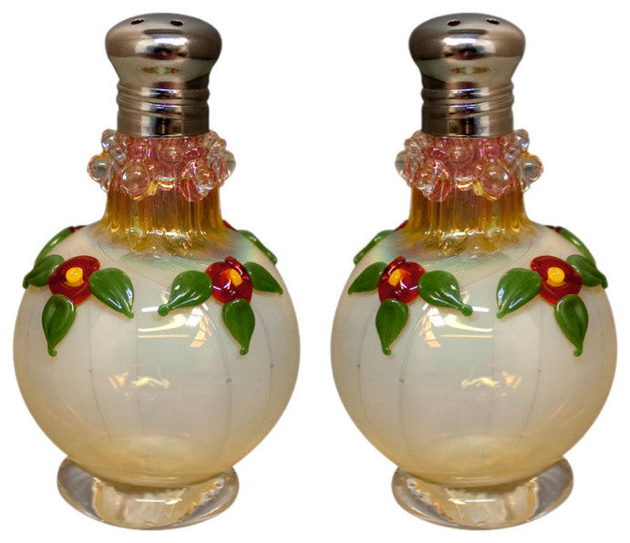 Applique Victorian Salt and Pepper Shaker Set