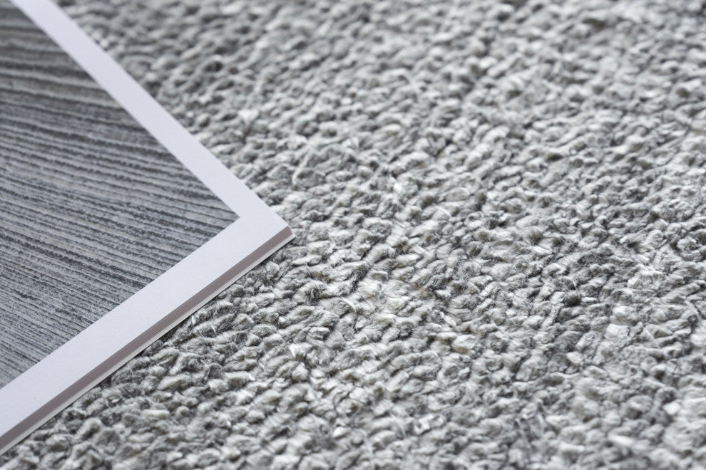 Plush Hand-Knotted Bamboo Silk/New Zealand Wool Dark Silver Area Rug, 2'x3'