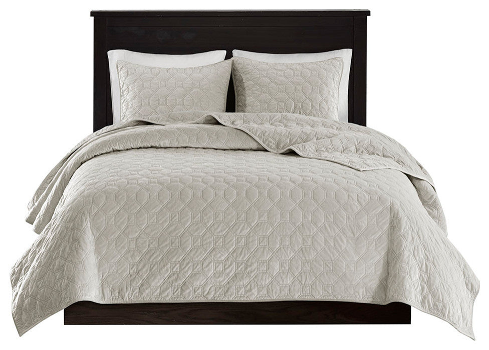 Madison Park Harper 3 Piece Velvet Quilt Set, Ivory