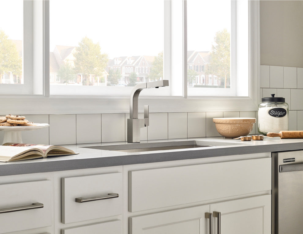 Mid-Town Single Handle Pull-Out Kitchen Faucet w/ SnapBack Retraction, Stainless Steel