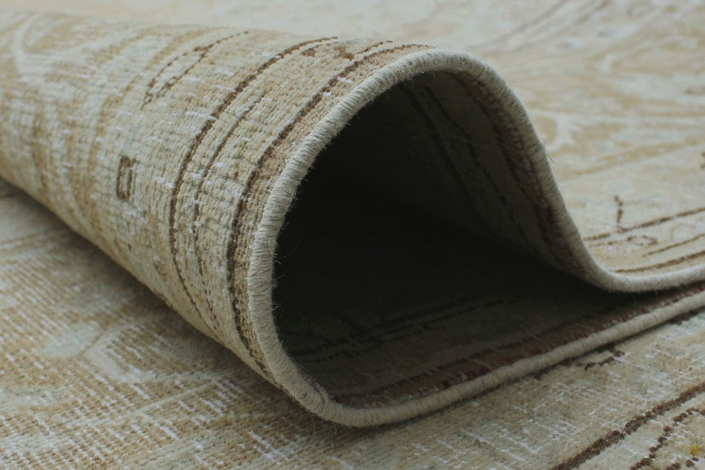 Fine Vintage Uriah Lt. Brown Rug