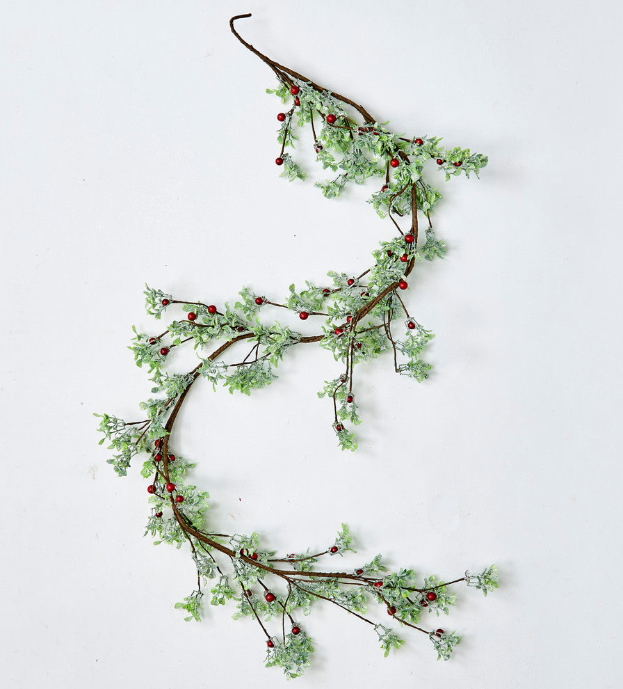 59" Green Leaves And Red Berries Garland