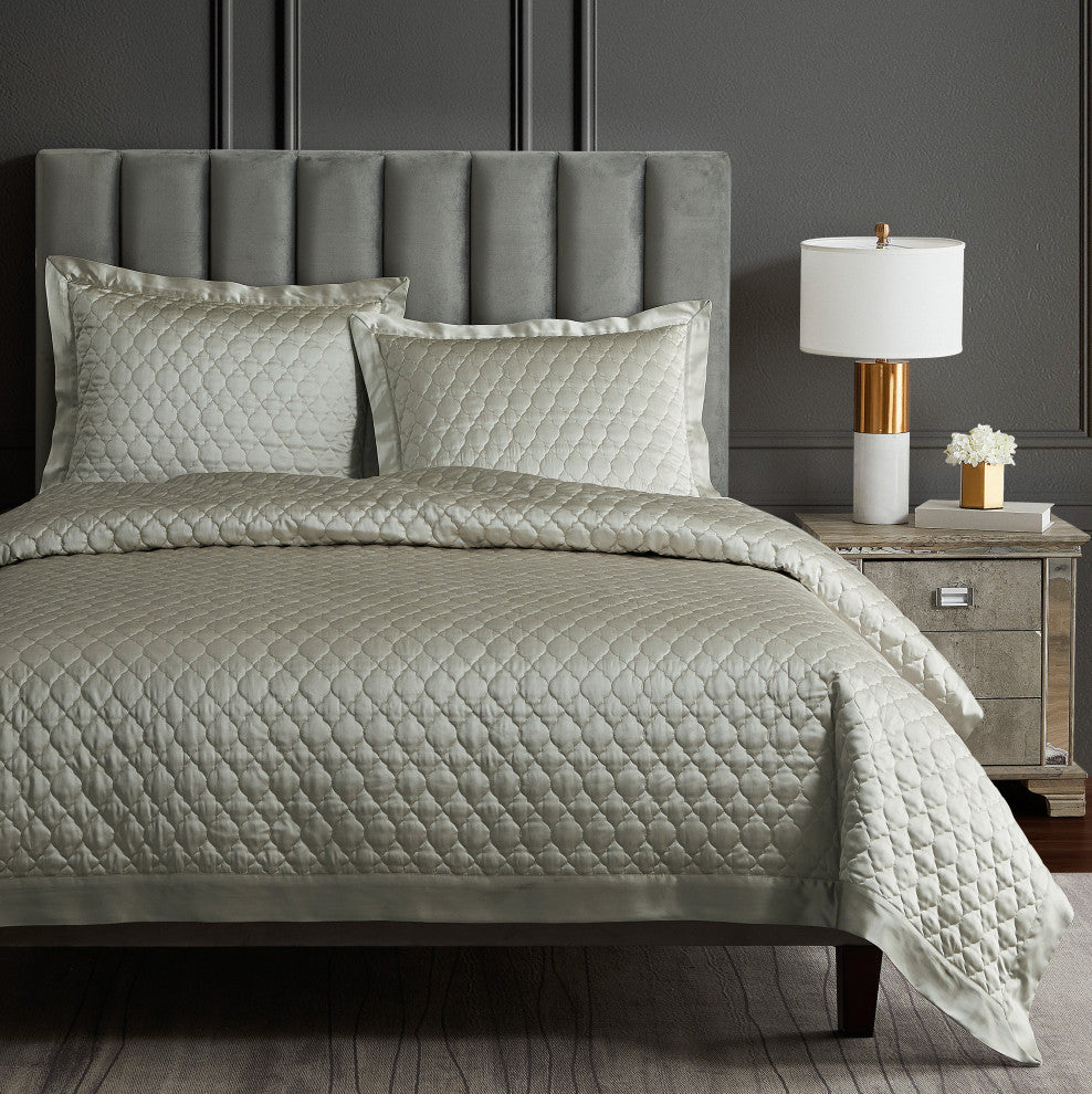 High Shine Satin Quatrefoil Quilt Set, 3 Piece, Champagne, King