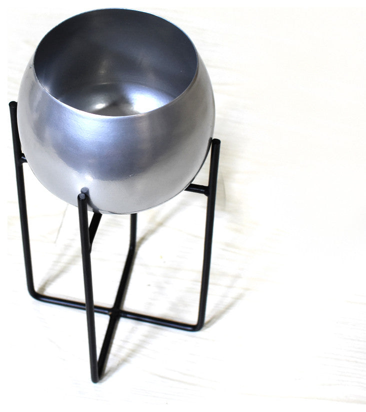 Handmade 100% Iron Round Modern Planters Pot, Silver