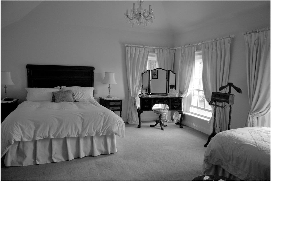 AUNT MARY'S BED, 24x16