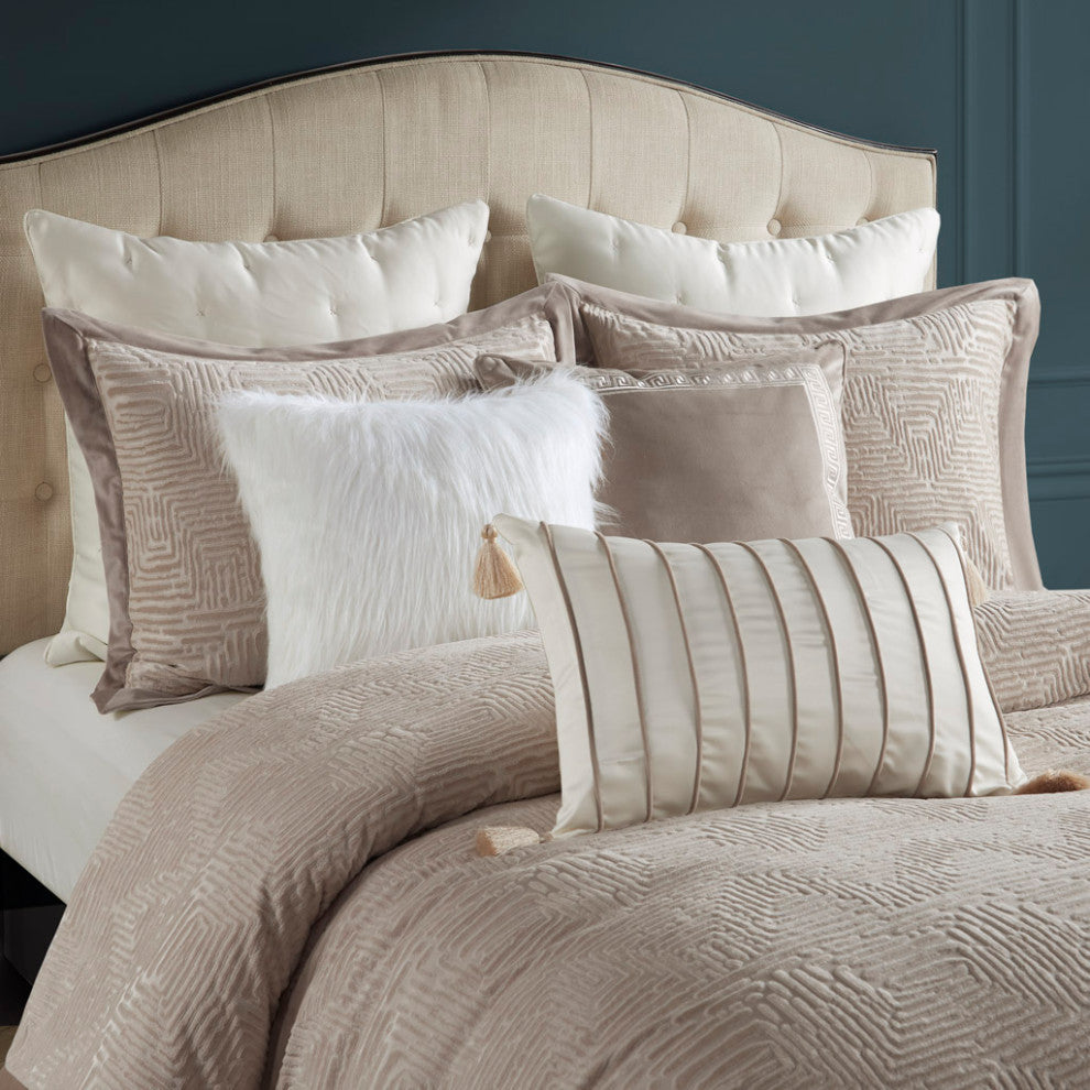 Madison Park Signature Pescal Oversized Velvet Comforter Set