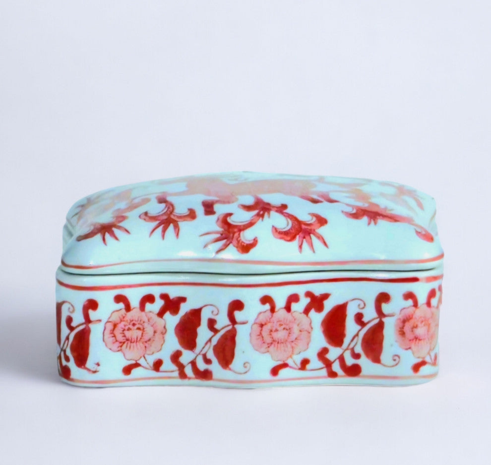 Porcelain Lidded Box With Chinoiserie Deer Design