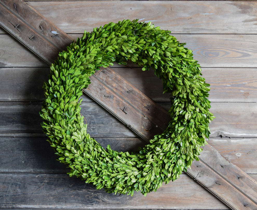 Boxwood Country Manor 24" Round Wreath