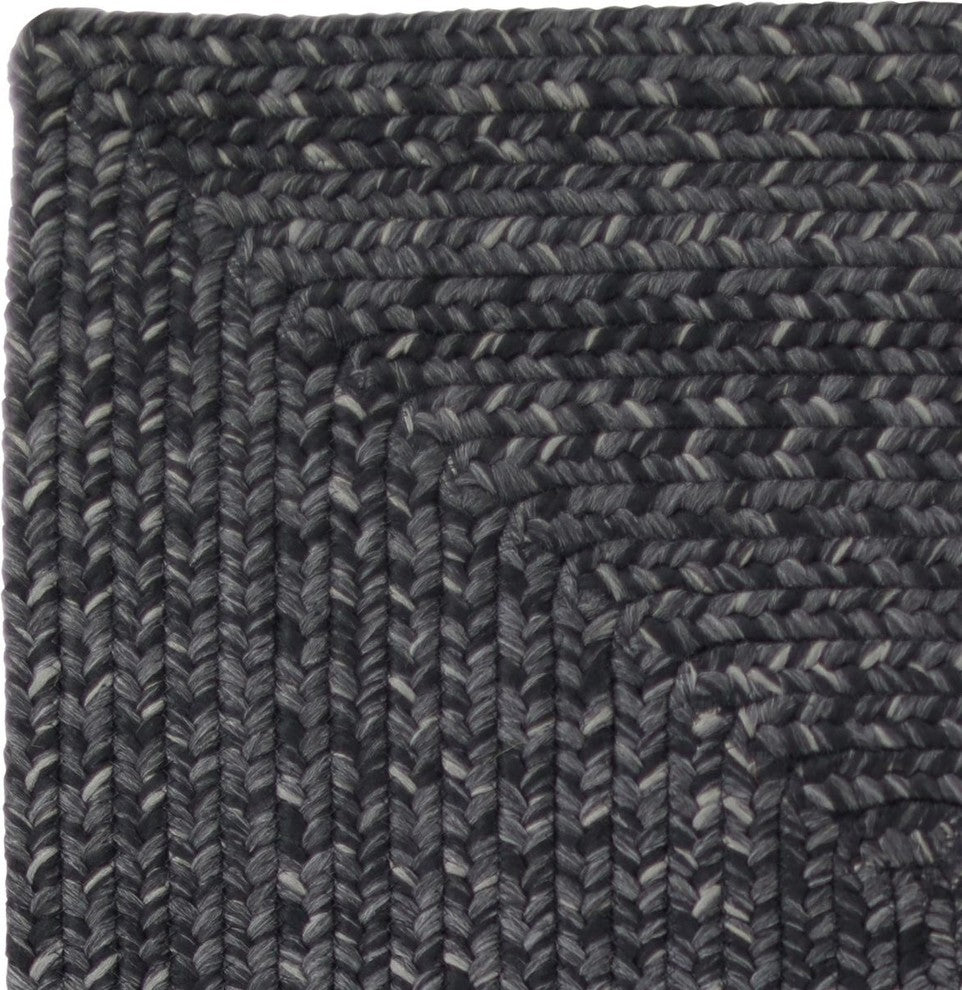 Homespice Decor Black Mist Indoor/Outdoor Braided Rug 8' x 10' (Oval)
