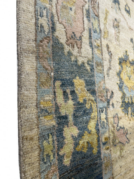 Ivory Color Fine Hand Knotted Oushak Rug 5'7"x9'6"