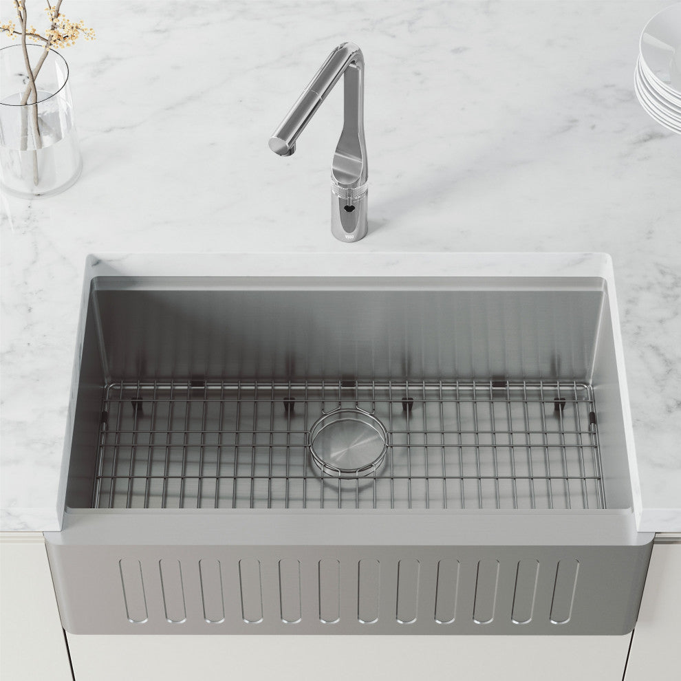 VIGO Jewel 15" H Touchless Pull-Out Sprayer Kitchen Faucet, Chrome