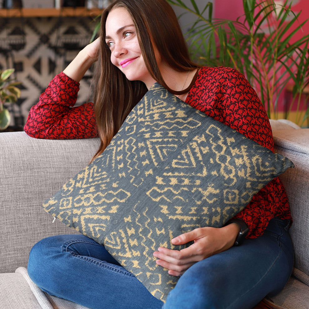 Plutus Blue Diamonds Luxury Throw Pillow, 22"x22"