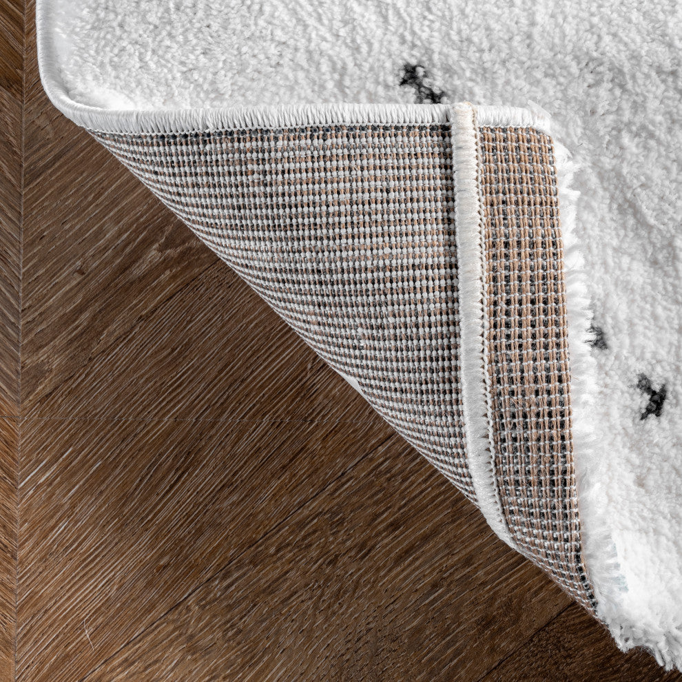 Nuloom Hand-Tufted Geometric Moroccan Shag Rug, Natural 5'x8'