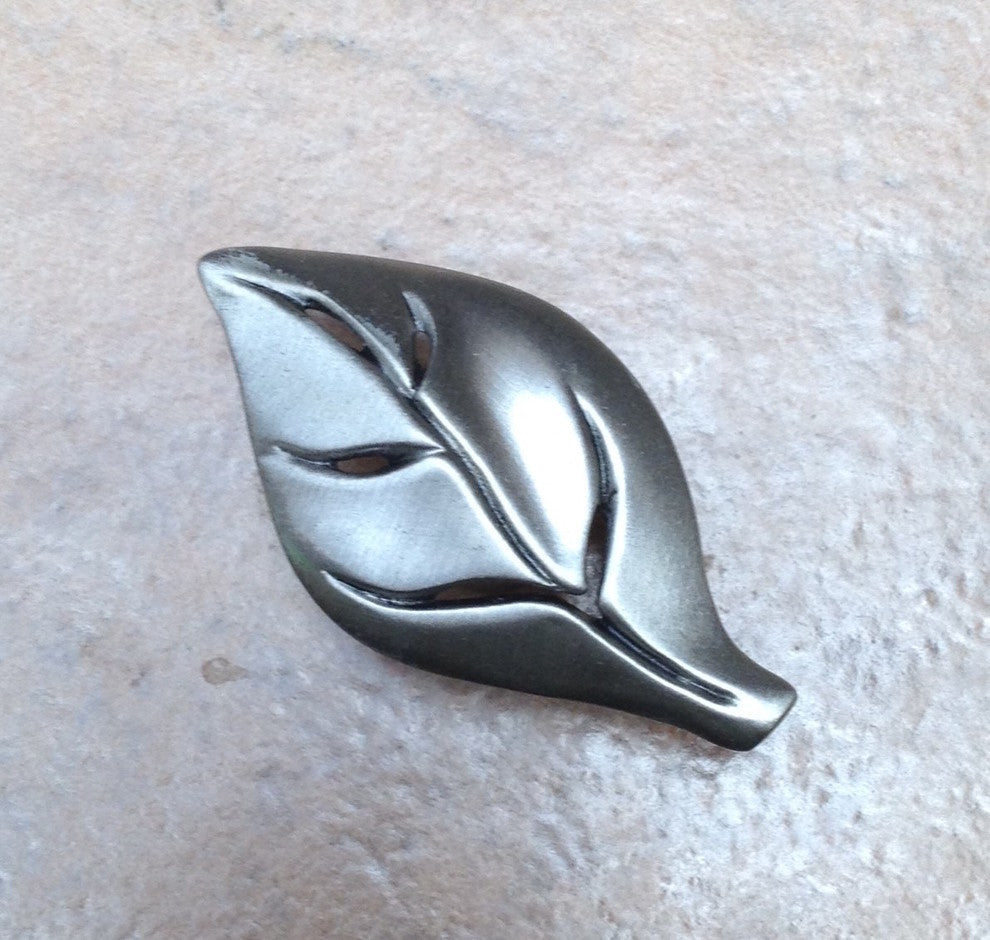 Small Smooth Leaf Knob, Shiny