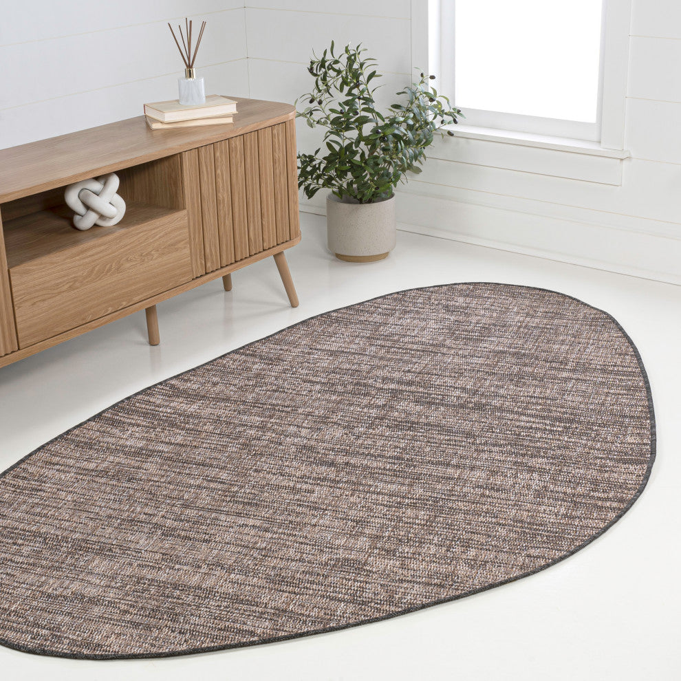 Callan Modern Rustic Abstract Indoor/Outdoor Shaped Area Rug
