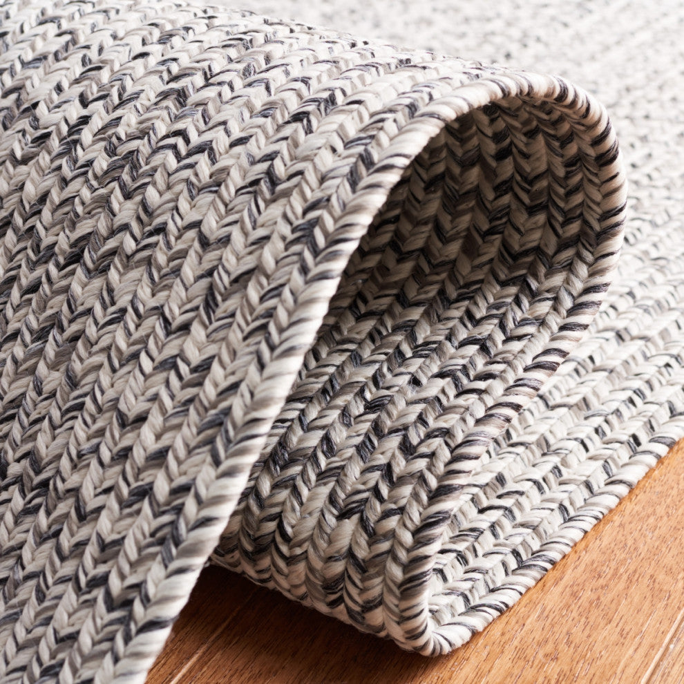 Safavieh Braided BRA201 Rug Machine-Washable, Grey/Ivory, 5' Square