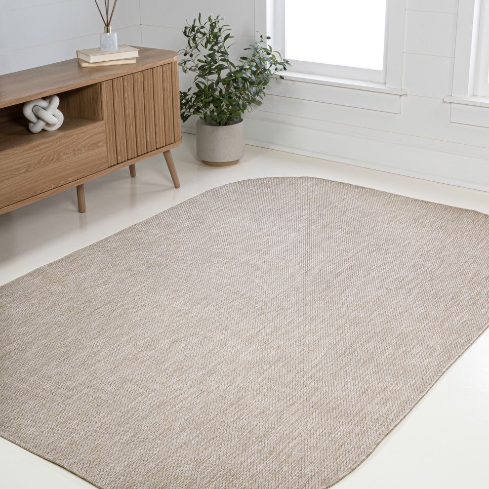 Miles Modern Minimalist Radius Corner Solid Indoor/Outdoor Shaped Area Rug
