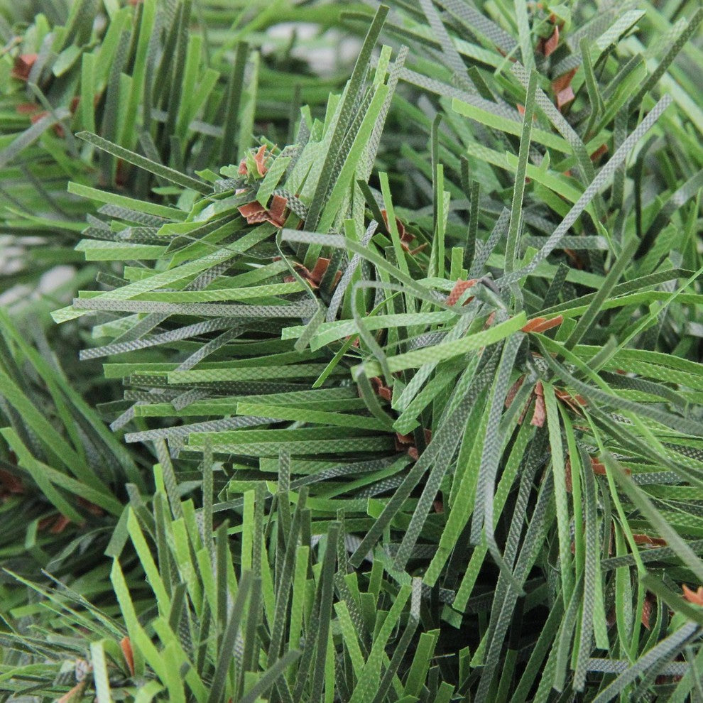 18" Canadian Pine Artificial Christmas Wreath