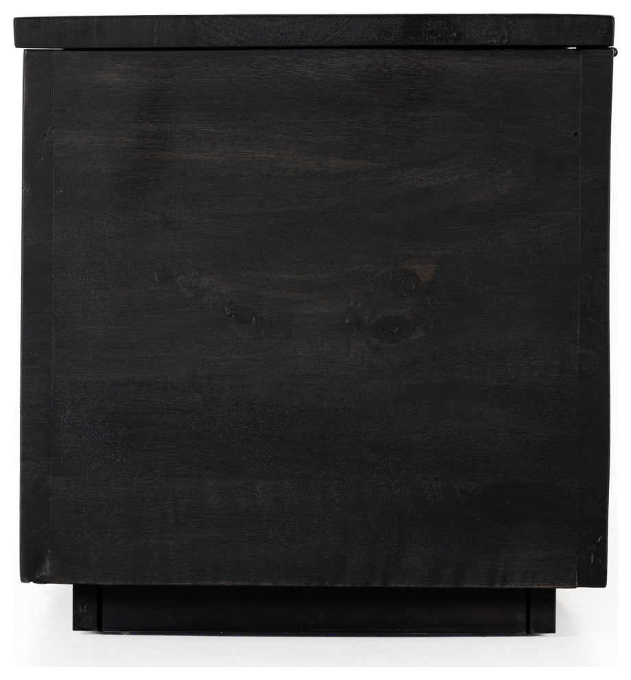 Duncan Trunk, Flint Black