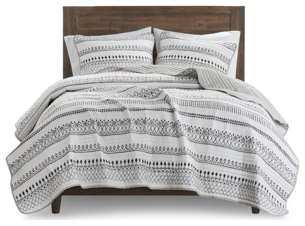 Madison Park Fraser 3 Piece Printed Microfiber Seersucker Quilt Set, Ivory/Black, King/Cal King
