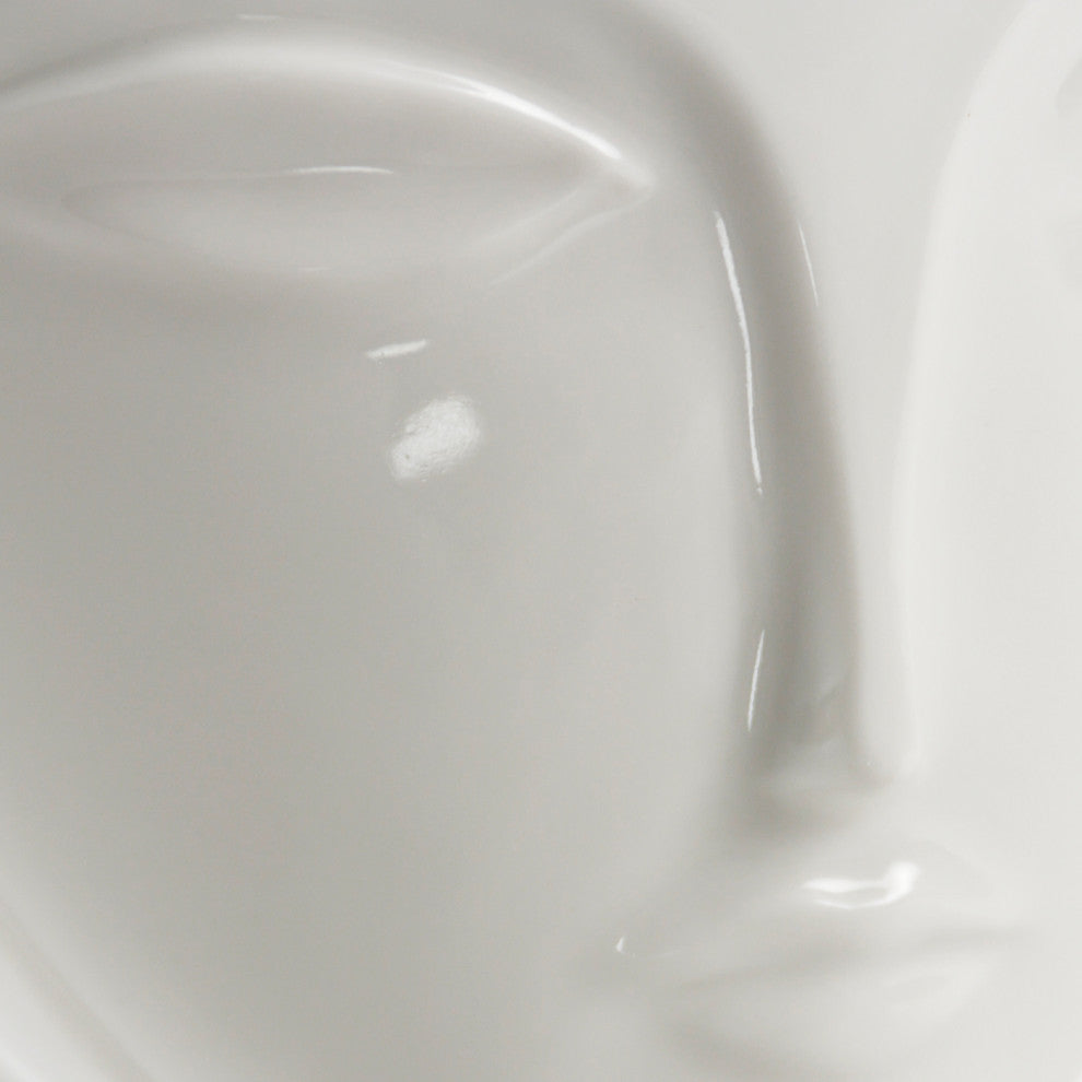 Giuliette Pitcher, Porcelain