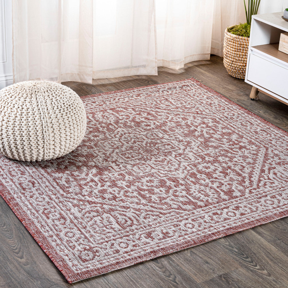 Sinjuri Medallion Textured Weave Indoor/Outdoor Area Rug