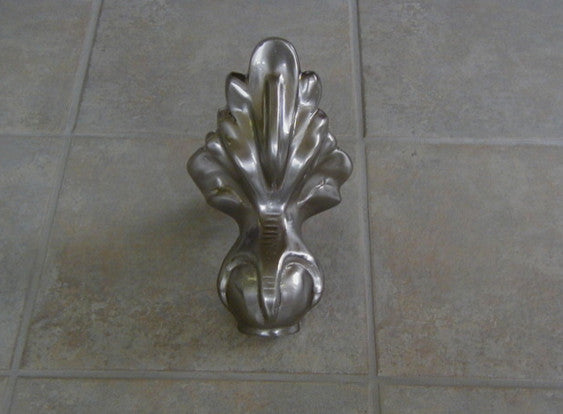 Dutchess 68" Double Slipper Biscuit Clawfoot Tub With Brushed Nickel Feet