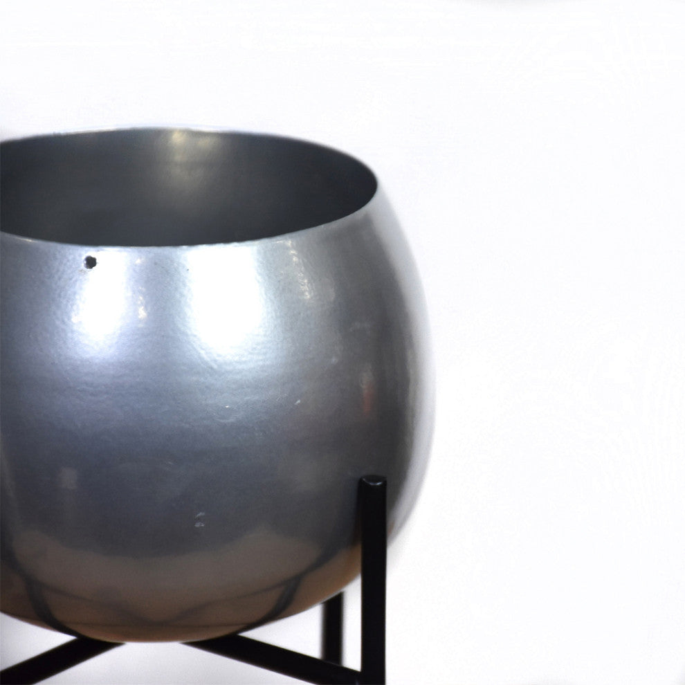 Handmade 100% Iron Round Modern Planters Pot, Silver