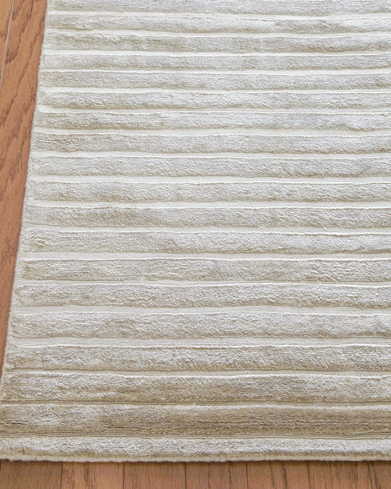 High Low Handmade Hand Loomed Viscose and Cotton Silver Area Rug