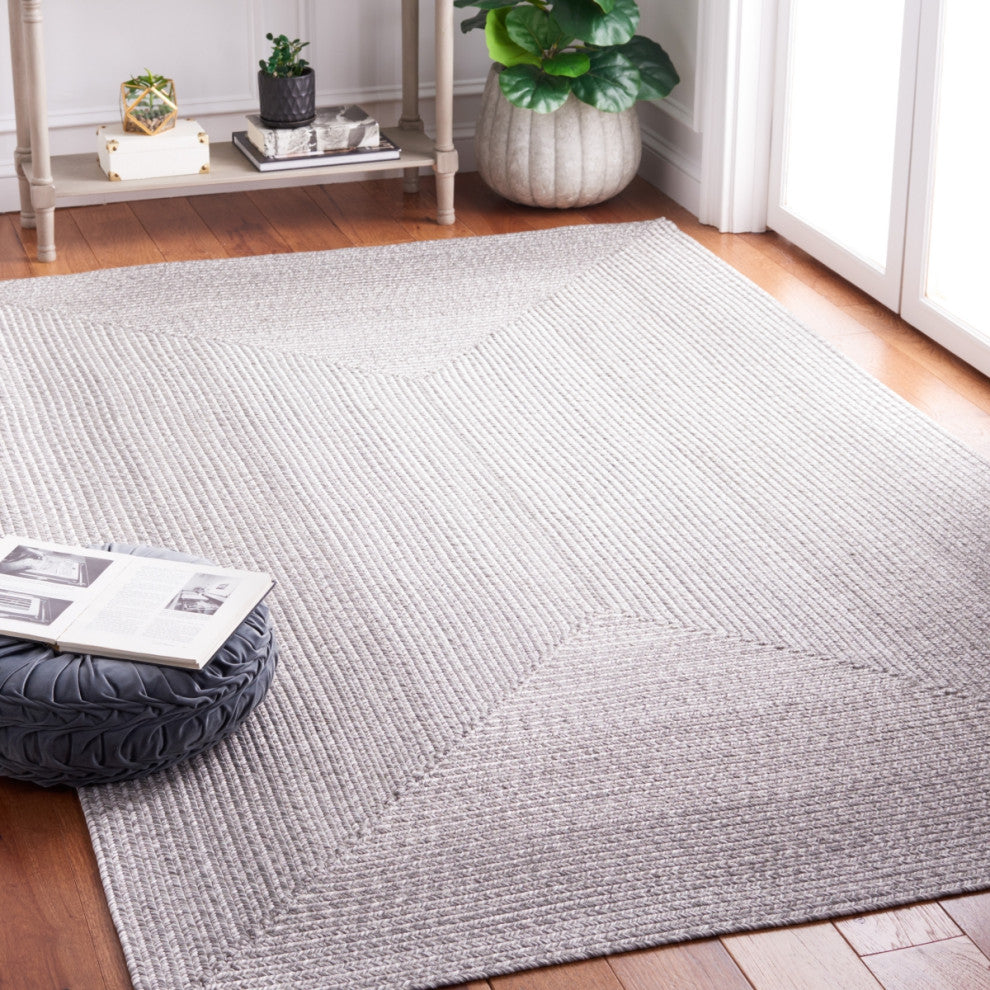 Safavieh Braided BRA220 Rug Machine-Washable, Grey, 4'x6'