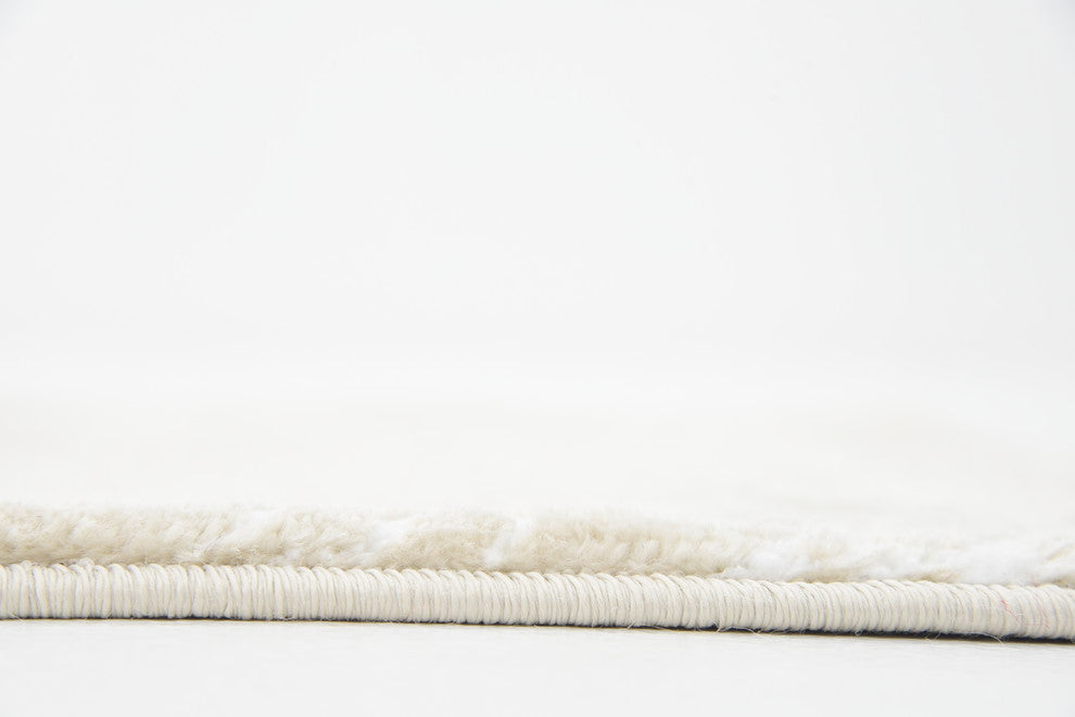 Unique Loom Snow White Adams Rushmore 2' 0 x 3' 0 Area Rug