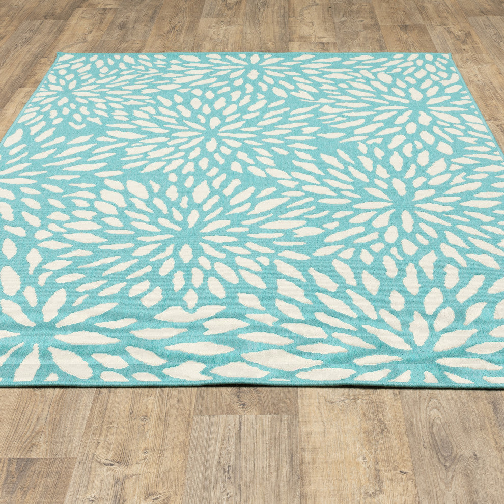 Madelina Floral Blue and Ivory Indoor or Outdoor Area Rug, 7'10"x10'10"