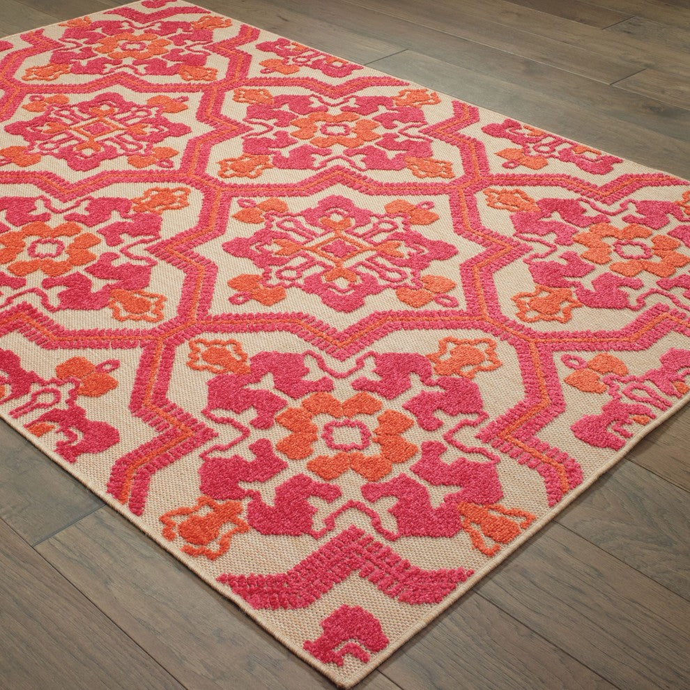 Oriental Weavers Cayman Sand/ Pink Geometric Indoor/Outdoor Rug 2'3"X7'6"