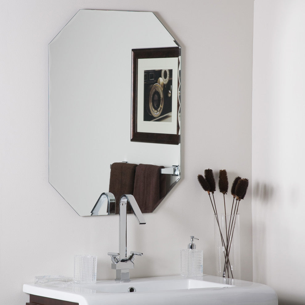 Decor Wonderland Frameless Octagon Scallop Beveled Mirror