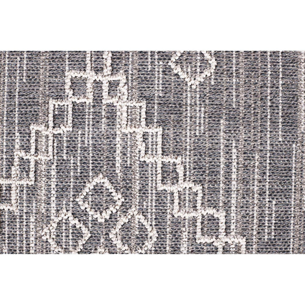 Resort Diamonds Area Rug, Gray, 2'x3'