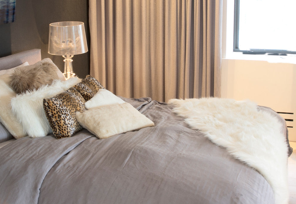 Gordon Faux Sheepskin Rug, Off-White, 2'x6'