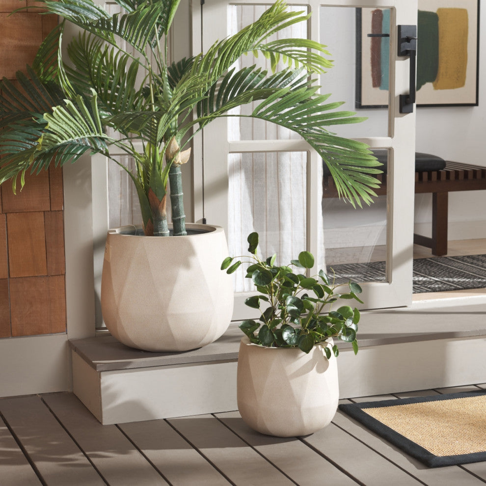 Safavieh Indoor-Outdoor Kane Planter Pot, Beige