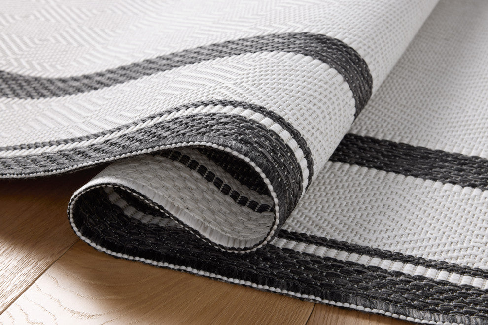 Loloi Easton Onyx / Ivory 5'-3" x 7'-6" Area Rug