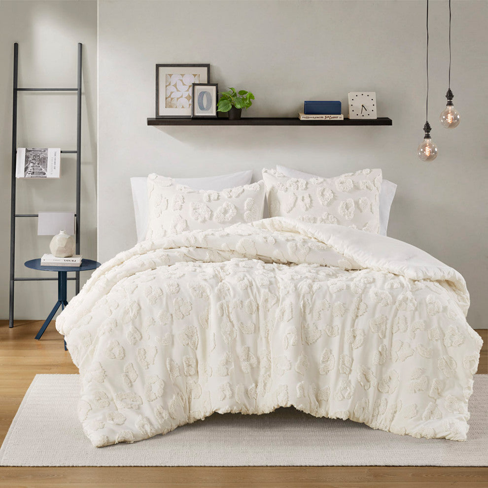 Intelligent Design Larissa Animal Chenille Comforter Set, Off-White